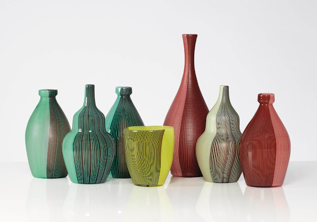 carlo_scarpa_tessuto_bicolore_sept_vases_dont_trois_vases_a_battuti_Foto Chriestie's.jpg