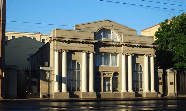 Здание магазина "Хрусталь" Ю. С. Нечаева-Мальцева Здание магазина "Хрусталь" Ю. С. Нечаева-Мальцева