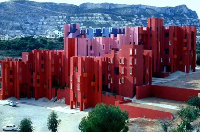 Muralla Roja_05.jpg