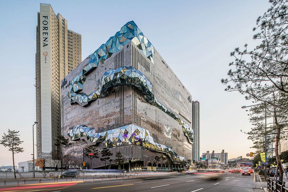 https___hypebeast.com_image_2020_03_oma-galleria-in-gwanggyo-mosaic-stone-facade-south-korea-1.jpg https___hypebeast.com_image_2020_03_oma-galleria-in-gwanggyo-mosaic-stone-facade-south-korea-1.jpg